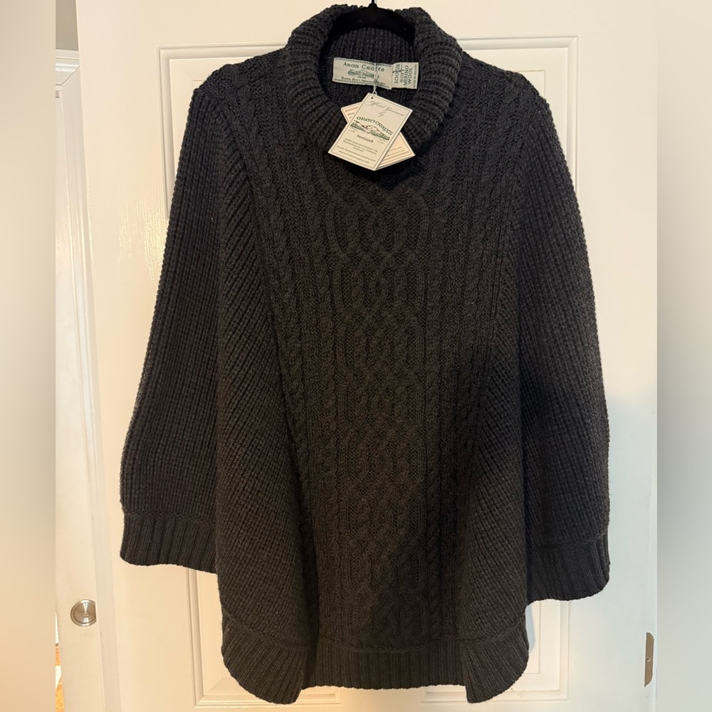 NWT 100% Soft Merino Wool Cable Knit Poncho Sweater Ireland Charcoal S/M ☘️